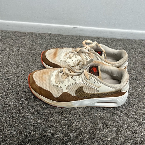 Nike Shoes - Woman’s Nike Shoes 8.5